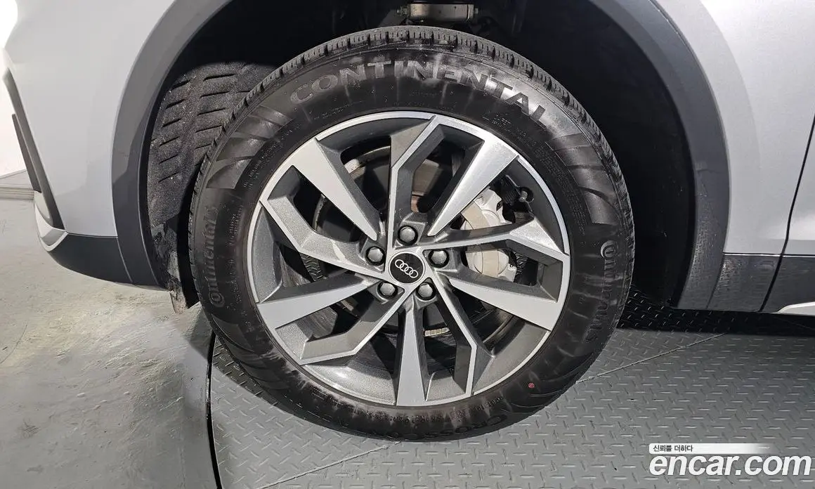 Audi Q5 2022 2.0 автомат (гидро), фото 5
