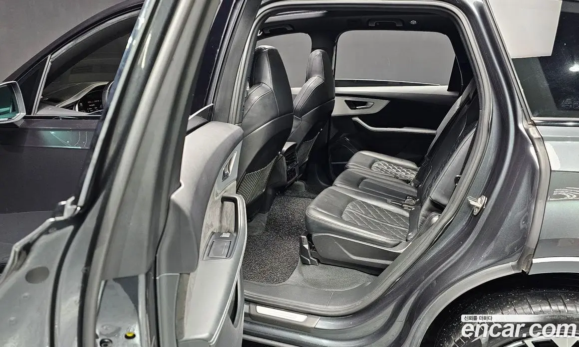 Audi Q7 2022 3.0 автомат (гидро), фото 12