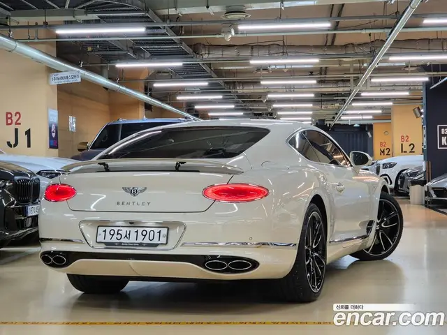 Bentley Continental 2022 4.0 автомат (гидро), миниатюра 3