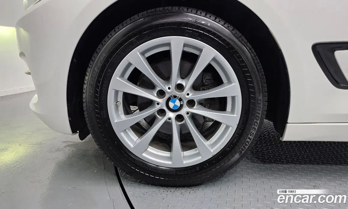 BMW 3 серия 2017 2.0 автомат (гидро), фото 5