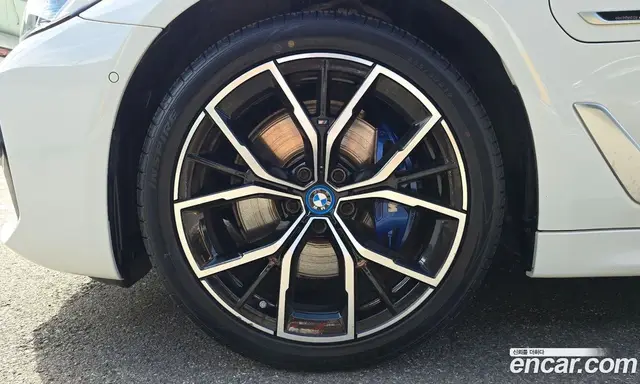 BMW 5 серия 2023 2.0 автомат (гидро), миниатюра 5 BMW 5 серия 2023 2.0 автомат (гидро), миниатюра 5
