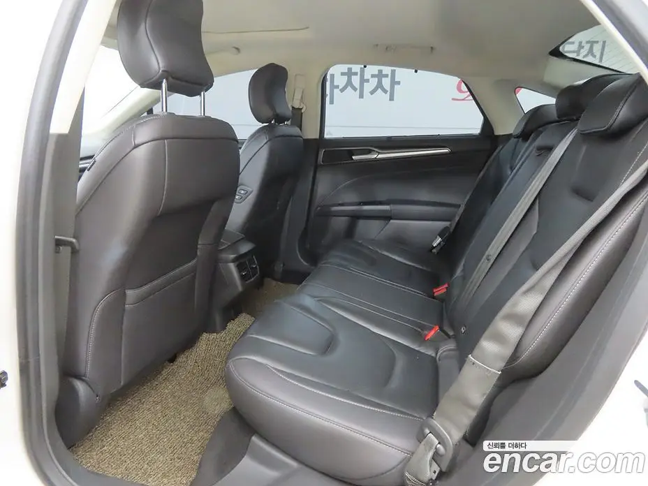 Ford Mondeo 2017 2.0 автомат (гидро), фото 6