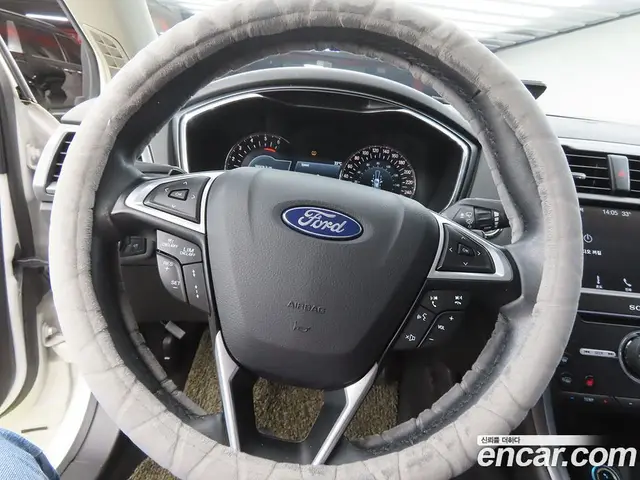 Ford Mondeo 2017 2.0 автомат (гидро), миниатюра 8