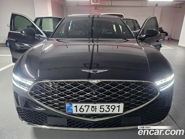 Genesis G90, 2025, 16 895 км