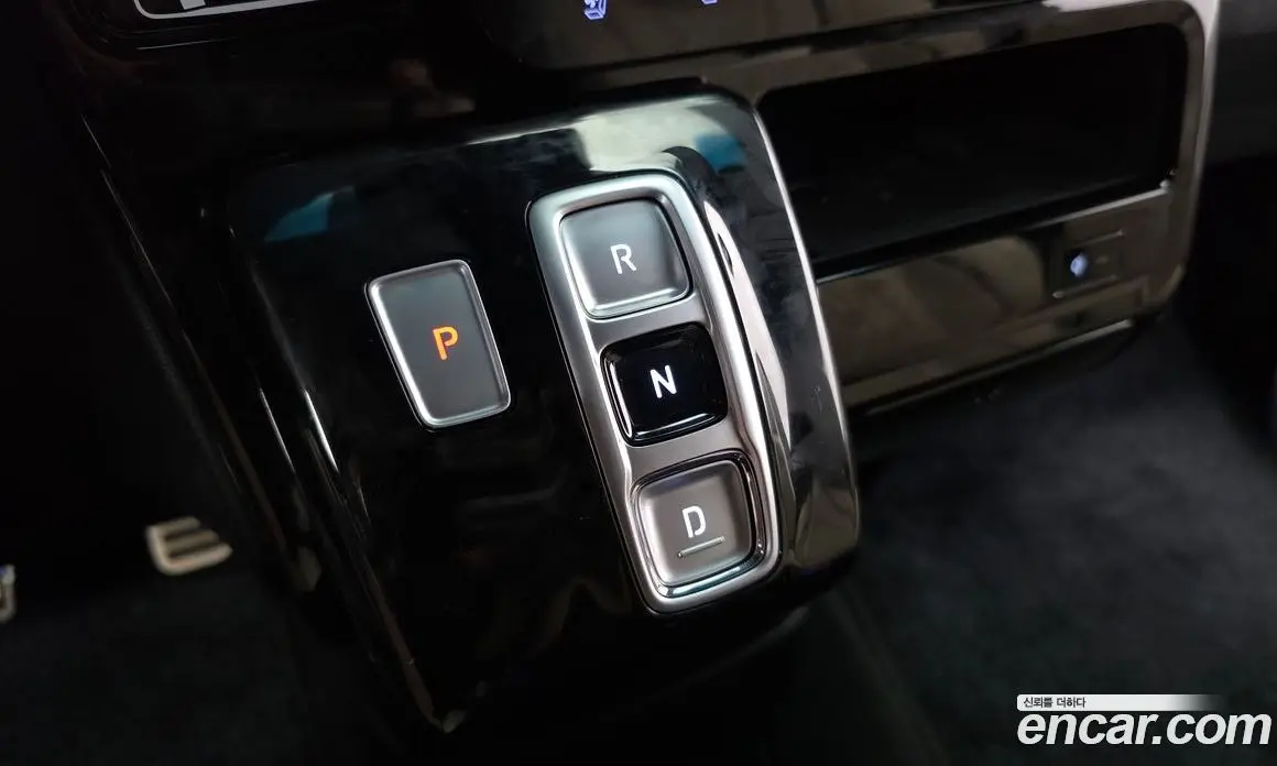 Hyundai Staria 2025 1.6 автомат (гидро), фото 9