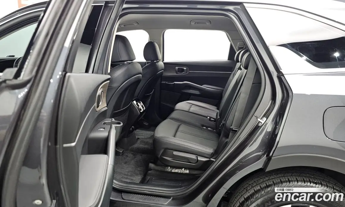 Kia Sorento 2023 2.2 автомат (гидро), фото 11 Kia Sorento 2023 2.2 автомат (гидро), фото 11