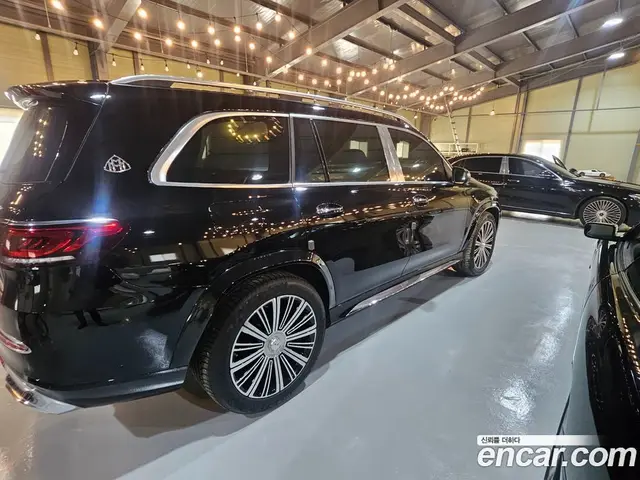 Mercedes-Benz GLS-Class 2023 4.0 автомат (гидро), миниатюра 4