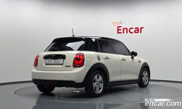 Mini Cooper 2016 1.5 автомат (гидро), миниатюра 2