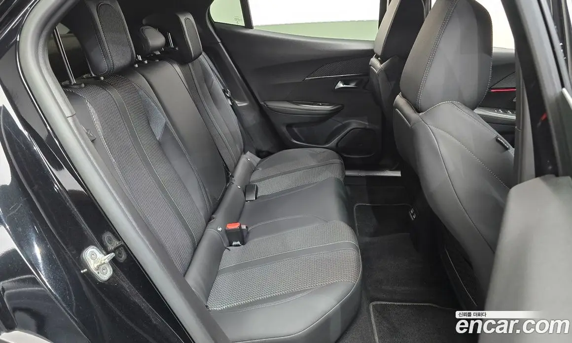 Peugeot 2008 2023 1.5 автомат (гидро), фото 11 Peugeot 2008 2023 1.5 автомат (гидро), фото 11