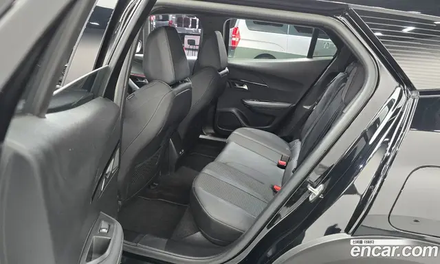 Peugeot 2008 2023 1.5 автомат (гидро), миниатюра 12