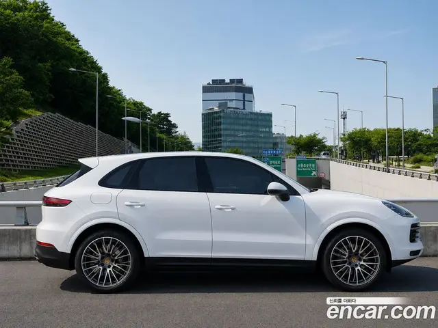 Porsche Cayenne 2022 3.0 автомат (гидро), миниатюра 5
