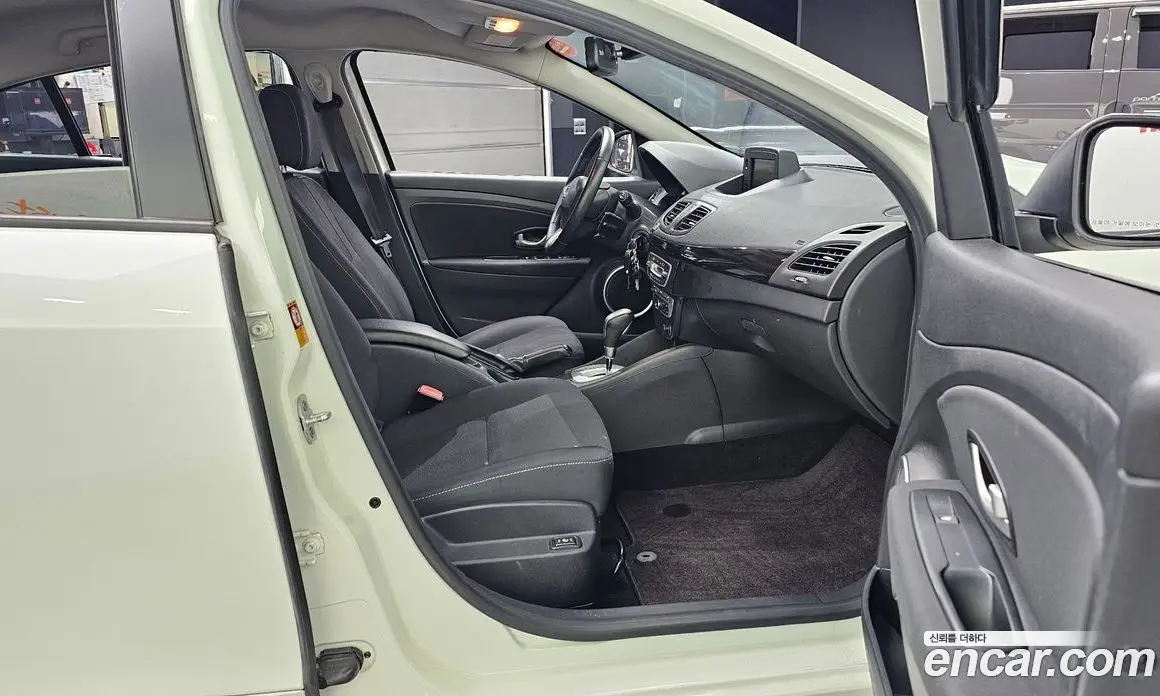 Renault (Samsung) SM3 2013 1.6 автомат (гидро), фото 11 Renault (Samsung) SM3 2013 1.6 автомат (гидро), фото 11
