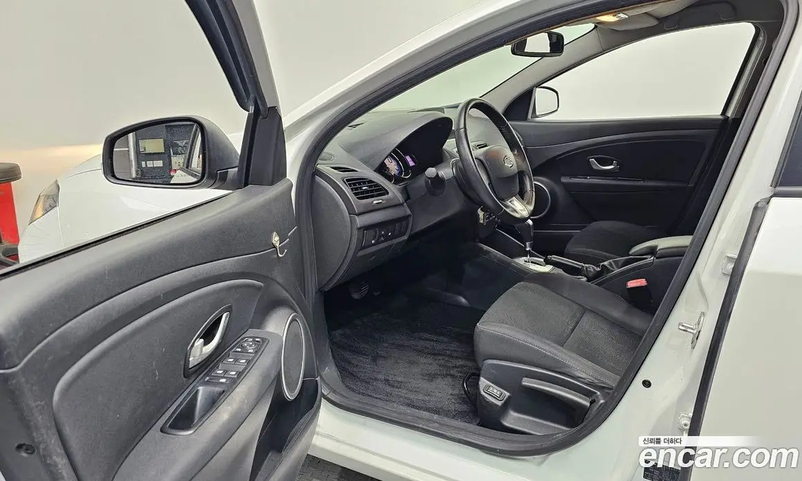 Renault (Samsung) SM3 2013 1.6 автомат (гидро), фото 10 Renault (Samsung) SM3 2013 1.6 автомат (гидро), фото 10