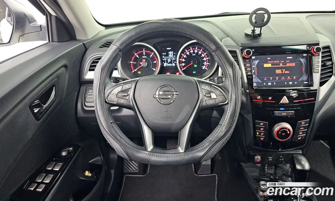 SsangYong TIBOLI 2018 1.6 автомат (гидро), фото 12 SsangYong TIBOLI 2018 1.6 автомат (гидро), фото 12