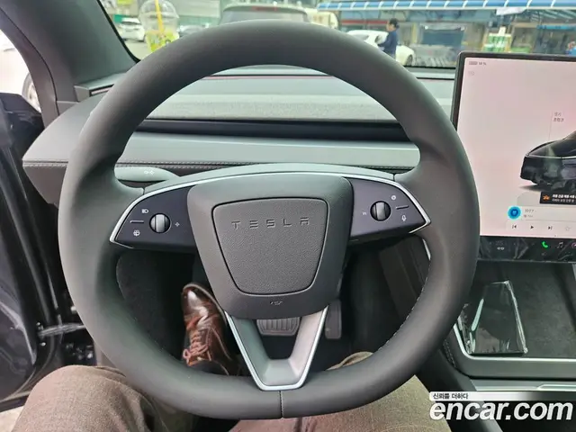 Tesla Model Y 2026 автомат (гидро), миниатюра 12