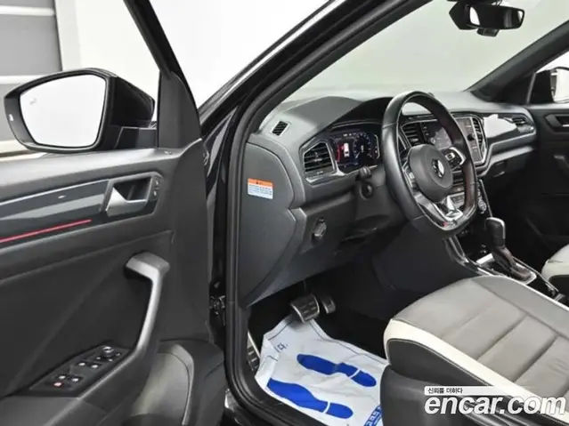 Volkswagen T-Roc 2021 2.0 автомат (гидро), миниатюра 11 Volkswagen T-Roc 2021 2.0 автомат (гидро), миниатюра 11