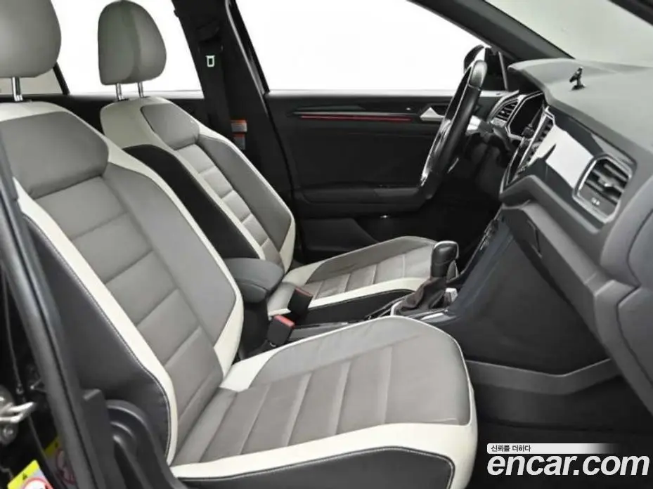 Volkswagen T-Roc 2021 2.0 автомат (гидро), фото 10 Volkswagen T-Roc 2021 2.0 автомат (гидро), фото 10