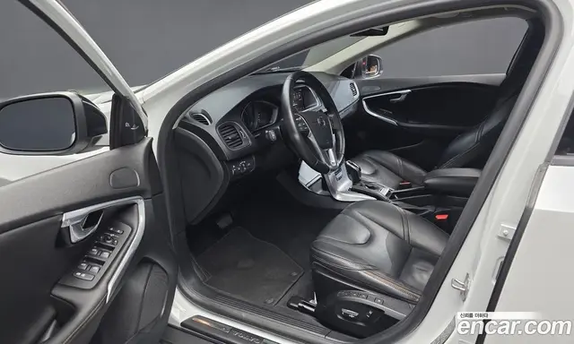 Volvo V40 2018 2.0 автомат (гидро), миниатюра 10