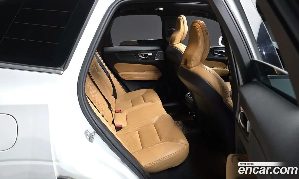Volvo XC60 2019 2.0 автомат (гидро), фото 12 Volvo XC60 2019 2.0 автомат (гидро), фото 12