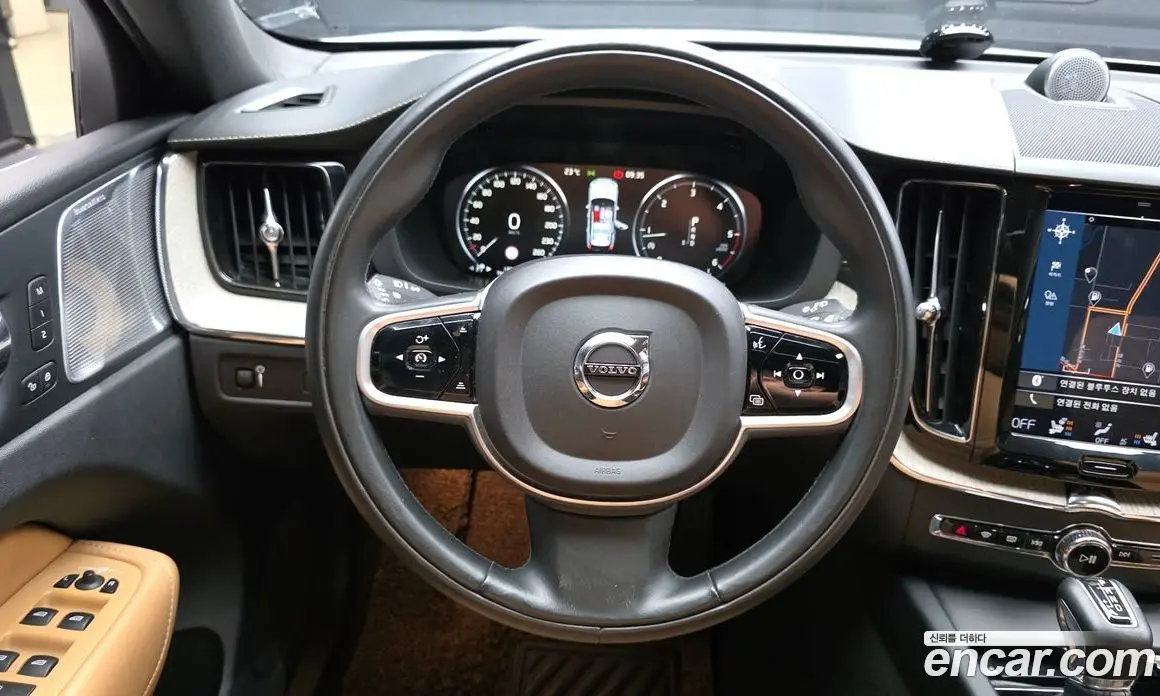 Volvo XC60 2019 2.0 автомат (гидро), фото 13 Volvo XC60 2019 2.0 автомат (гидро), фото 13