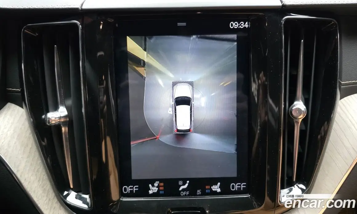 Volvo XC60 2019 2.0 автомат (гидро), фото 15 Volvo XC60 2019 2.0 автомат (гидро), фото 15