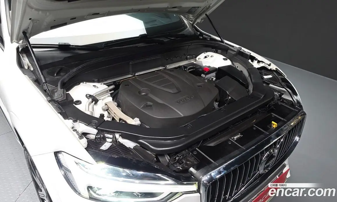 Volvo XC60 2019 2.0 автомат (гидро), фото 6 Volvo XC60 2019 2.0 автомат (гидро), фото 6