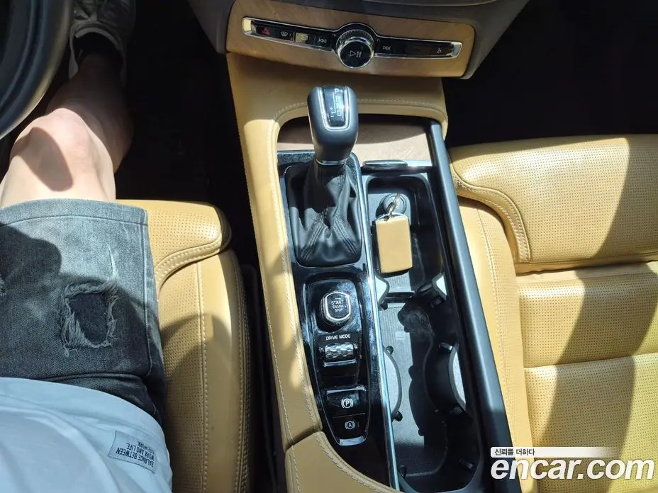 Volvo XC90 2020 2.0 автомат (гидро), фото 6 Volvo XC90 2020 2.0 автомат (гидро), фото 6