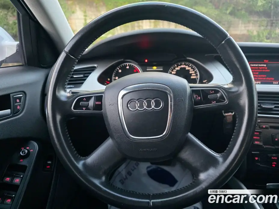 Audi A4 2011 2.0 автомат (гидро), фото 16