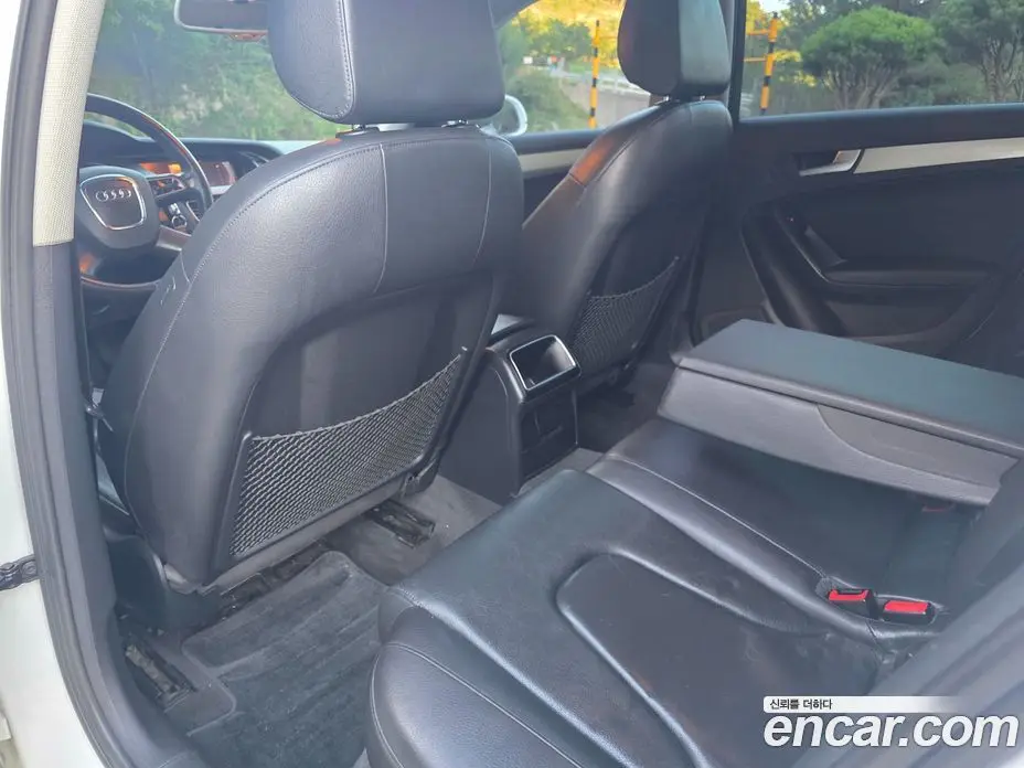 Audi A4 2011 2.0 автомат (гидро), фото 17