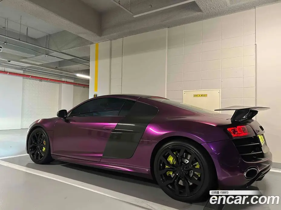 Audi R8 2010 5.2 автомат (гидро), фото 16 Audi R8 2010 5.2 автомат (гидро), фото 16