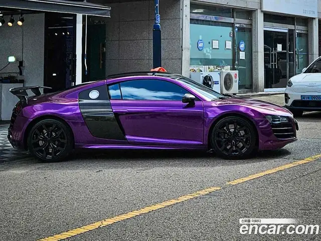 Audi R8 2010 5.2 автомат (гидро), миниатюра 8 Audi R8 2010 5.2 автомат (гидро), миниатюра 8