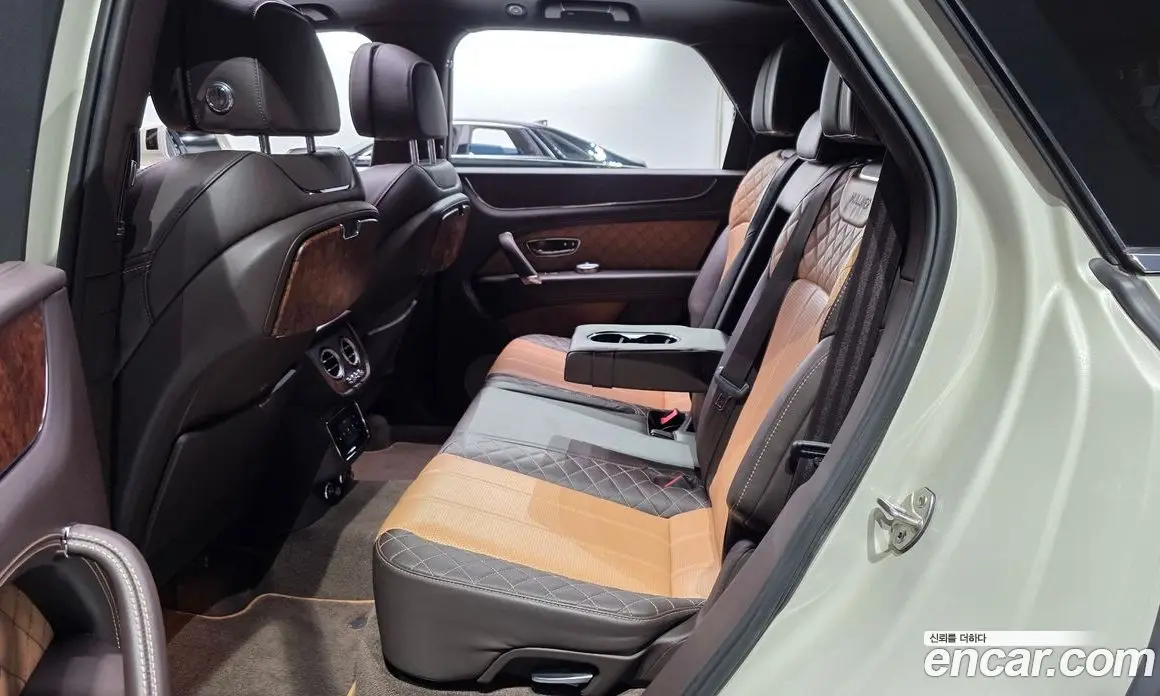 Bentley Bentayga 2018 6.0 автомат (гидро), фото 11