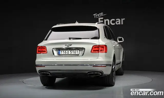 Bentley Bentayga 2018 6.0 автомат (гидро), миниатюра 4