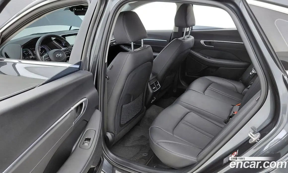 Hyundai Sonata 2023 2.0 автомат (гидро), фото 12
