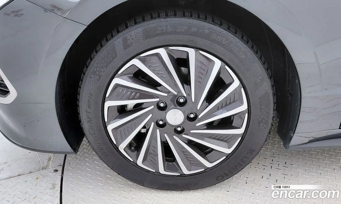 Hyundai Sonata 2023 2.0 автомат (гидро), фото 5