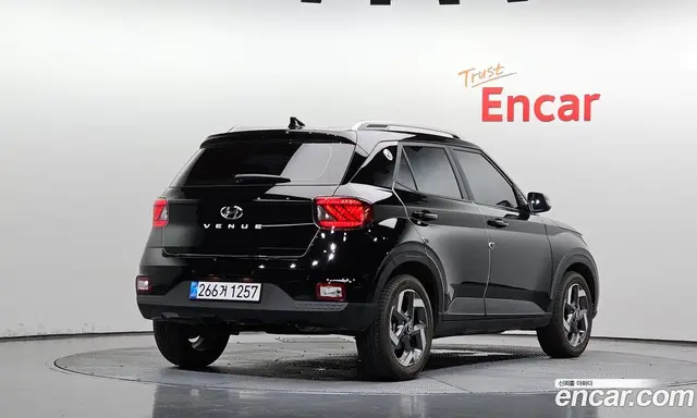 Hyundai Venue 2026 1.6 автомат (гидро), миниатюра 2