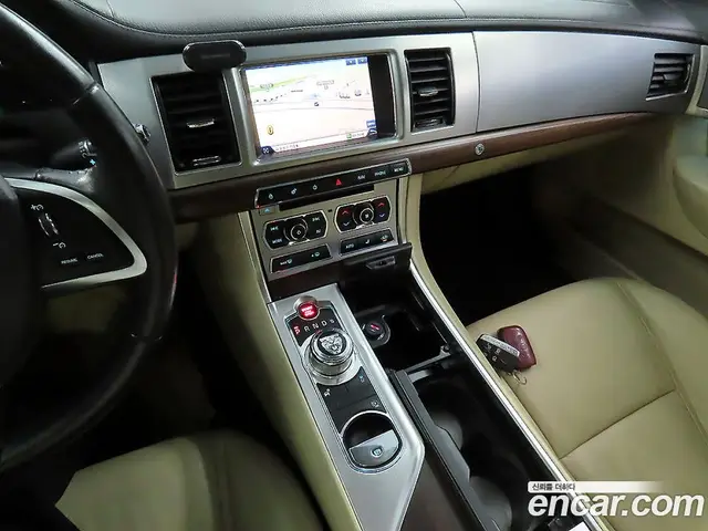 Jaguar XF 2015 2.0 автомат (гидро), миниатюра 12