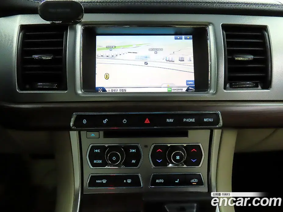 Jaguar XF 2015 2.0 автомат (гидро), фото 13 Jaguar XF 2015 2.0 автомат (гидро), фото 13