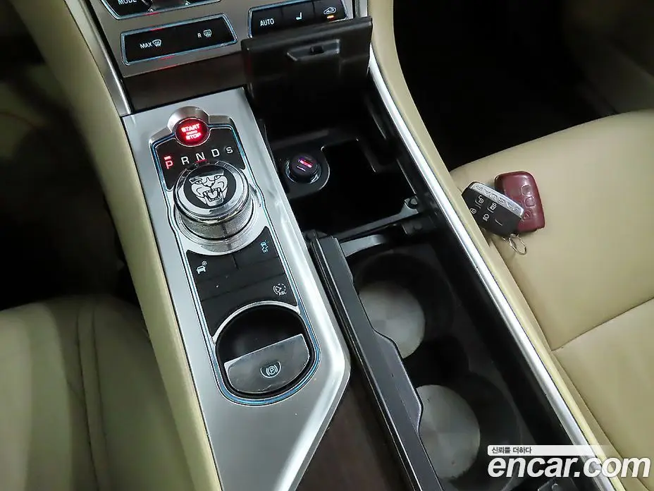 Jaguar XF 2015 2.0 автомат (гидро), фото 14 Jaguar XF 2015 2.0 автомат (гидро), фото 14