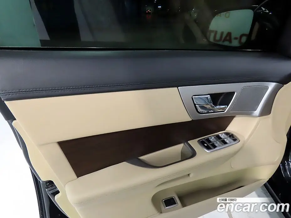 Jaguar XF 2015 2.0 автомат (гидро), фото 15 Jaguar XF 2015 2.0 автомат (гидро), фото 15
