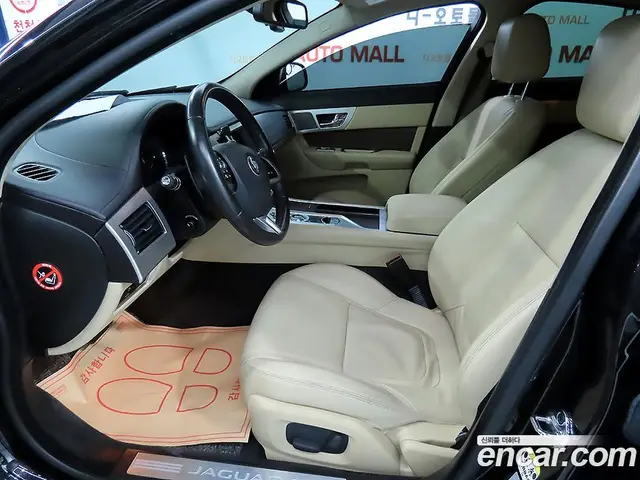 Jaguar XF 2015 2.0 автомат (гидро), миниатюра 6 Jaguar XF 2015 2.0 автомат (гидро), миниатюра 6