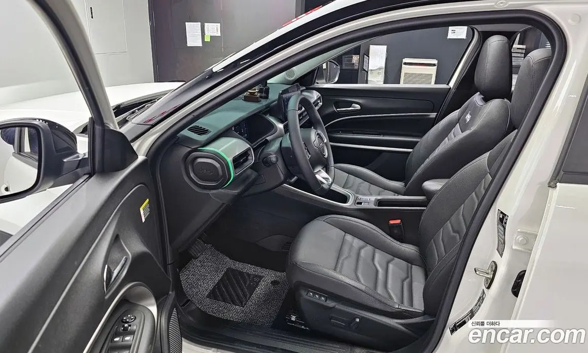 Jeep Avenger 2024 0.1 автомат (гидро), фото 10 Jeep Avenger 2024 0.1 автомат (гидро), фото 10