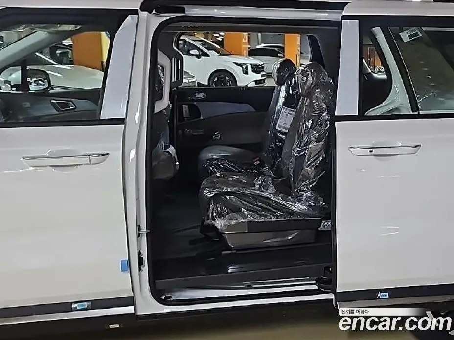 Kia Carnival 2026 1.6 автомат (гидро), фото 4 Kia Carnival 2026 1.6 автомат (гидро), фото 4