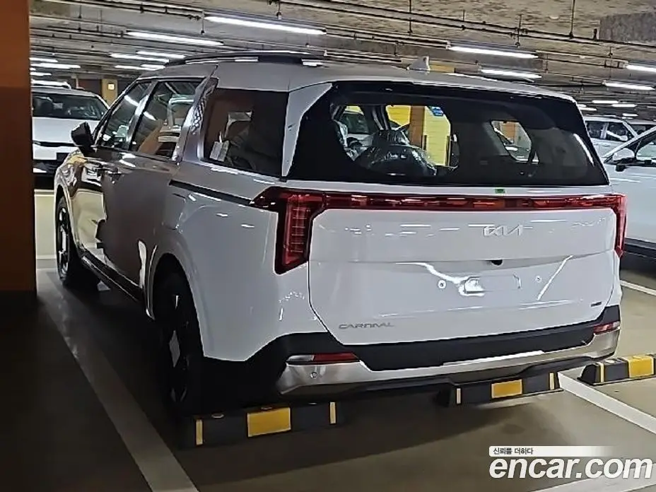Kia Carnival 2026 1.6 автомат (гидро), фото 10 Kia Carnival 2026 1.6 автомат (гидро), фото 10