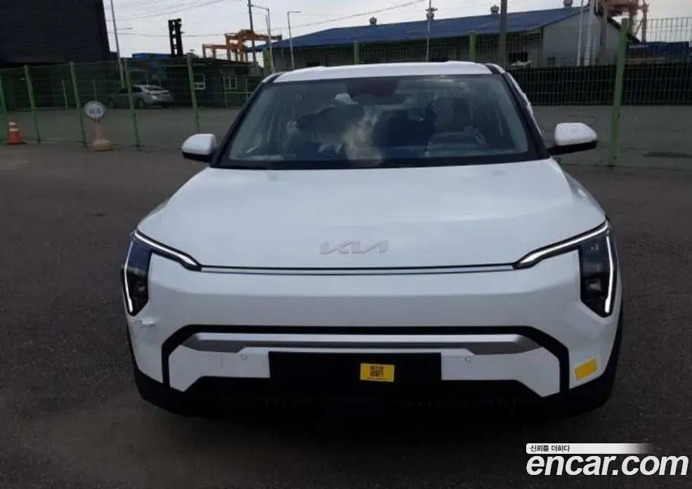 Kia EV3 2026 1.0 автомат (гидро), фото 1 Kia EV3 2026 1.0 автомат (гидро), фото 1