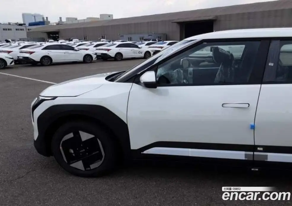 Kia EV3 2026 1.0 автомат (гидро), фото 5 Kia EV3 2026 1.0 автомат (гидро), фото 5
