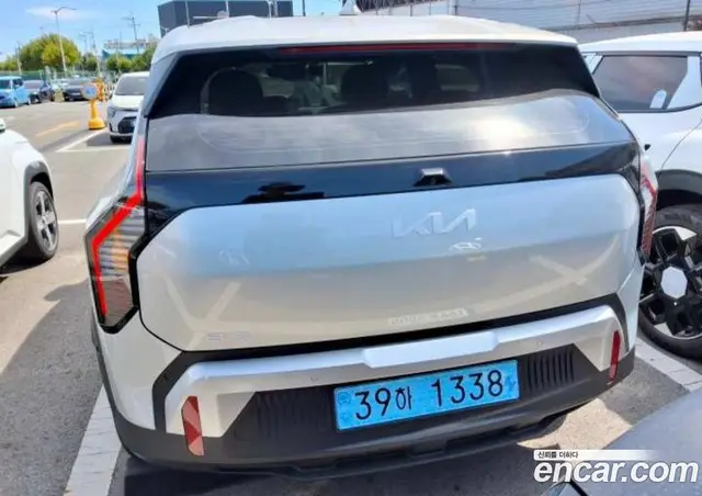 Kia EV3 2026 1.0 автомат (гидро), миниатюра 3 Kia EV3 2026 1.0 автомат (гидро), миниатюра 3