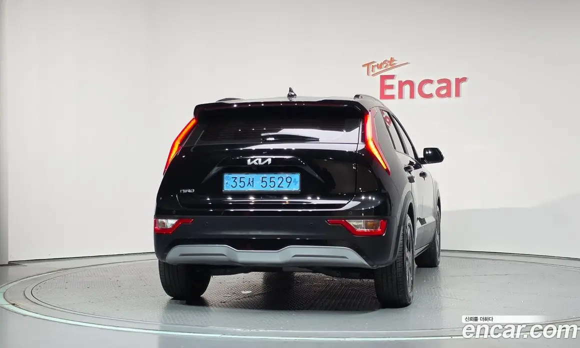 Kia Niro 2023 0.2 автомат (гидро), фото 4