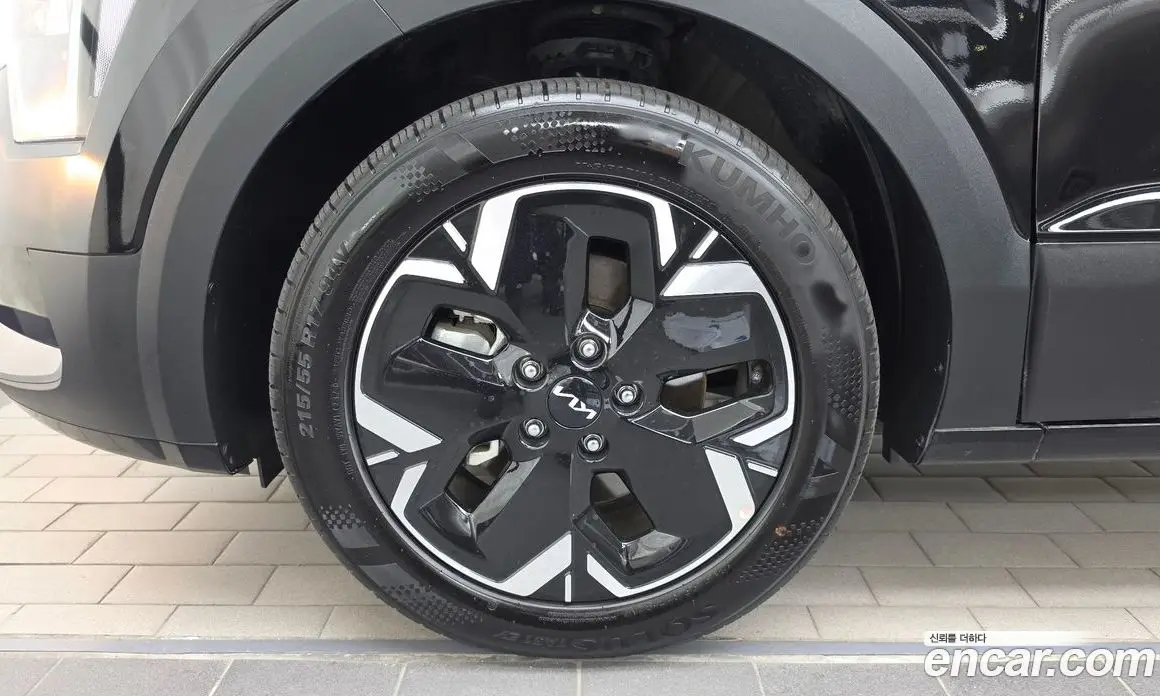 Kia Niro 2023 0.2 автомат (гидро), фото 5