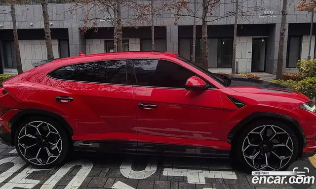 Lamborghini Urus 2023 4.0 автомат (гидро), миниатюра 4